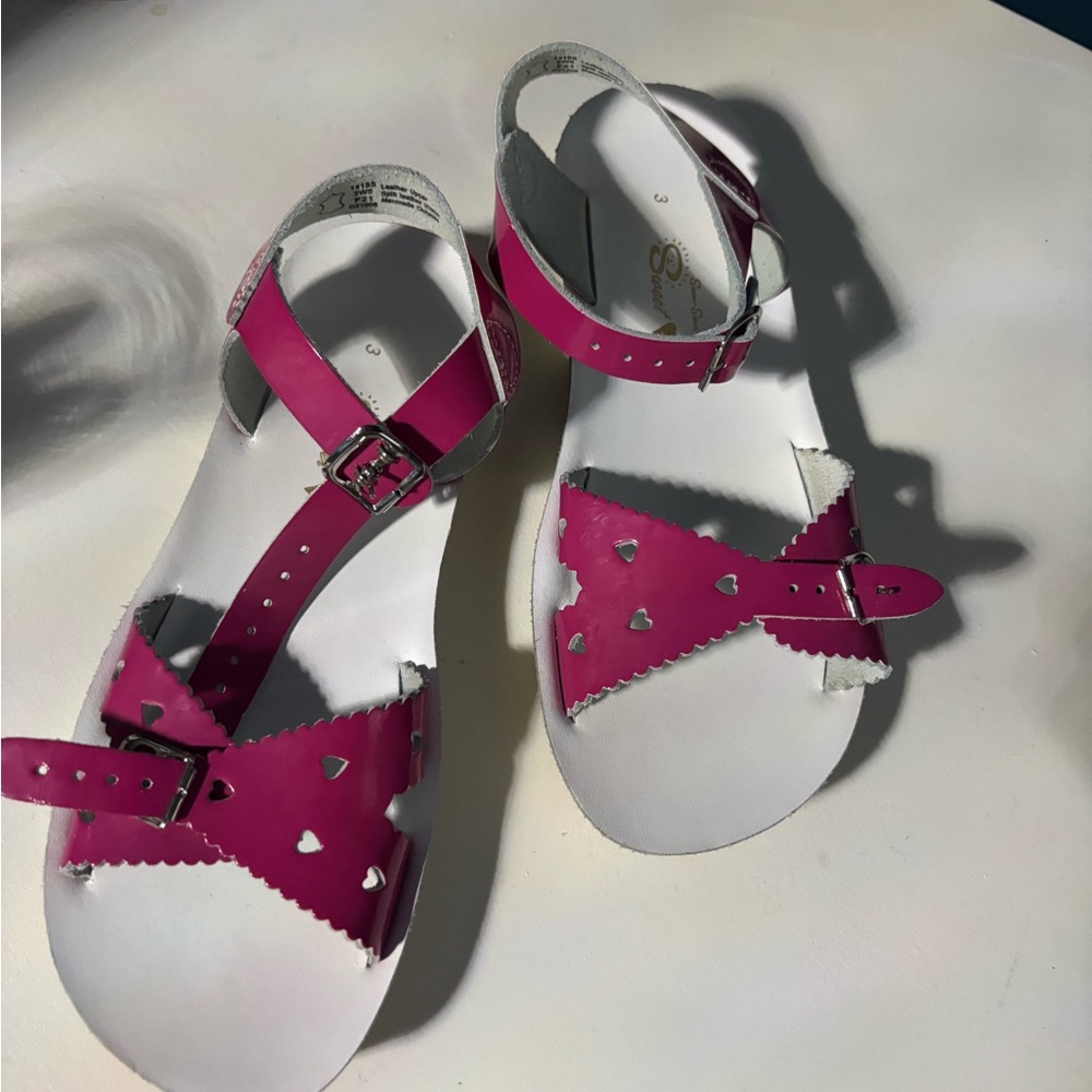 Girls Hot Pink Sun Salt Water Sandals NEW Big girl size 3